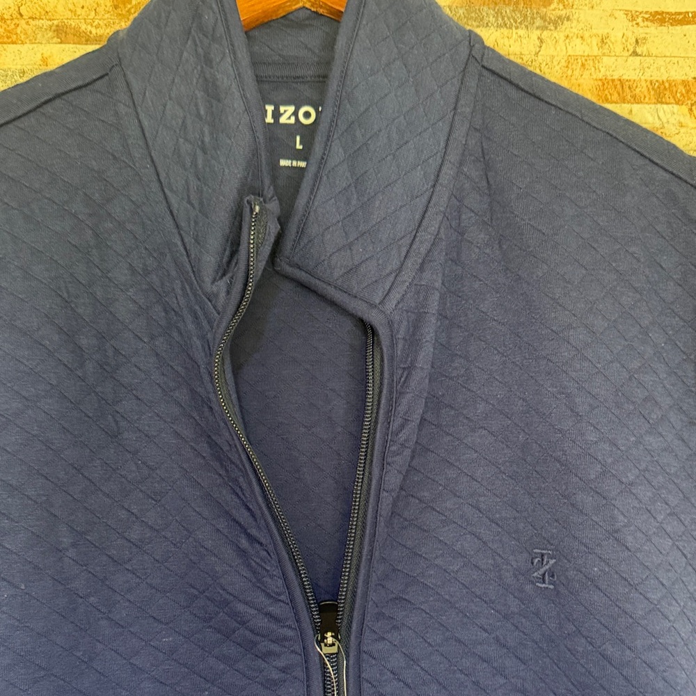 Izod Men's Navy Quilted Zip-Up Vest - Picture 4 of 6